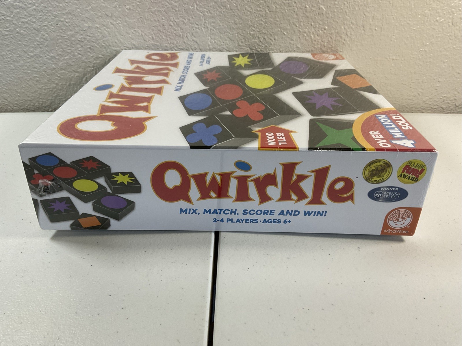 Qwirkle Wooden Tiles Board Game MindWare 2010 Tile Mix Match NEW Sealed