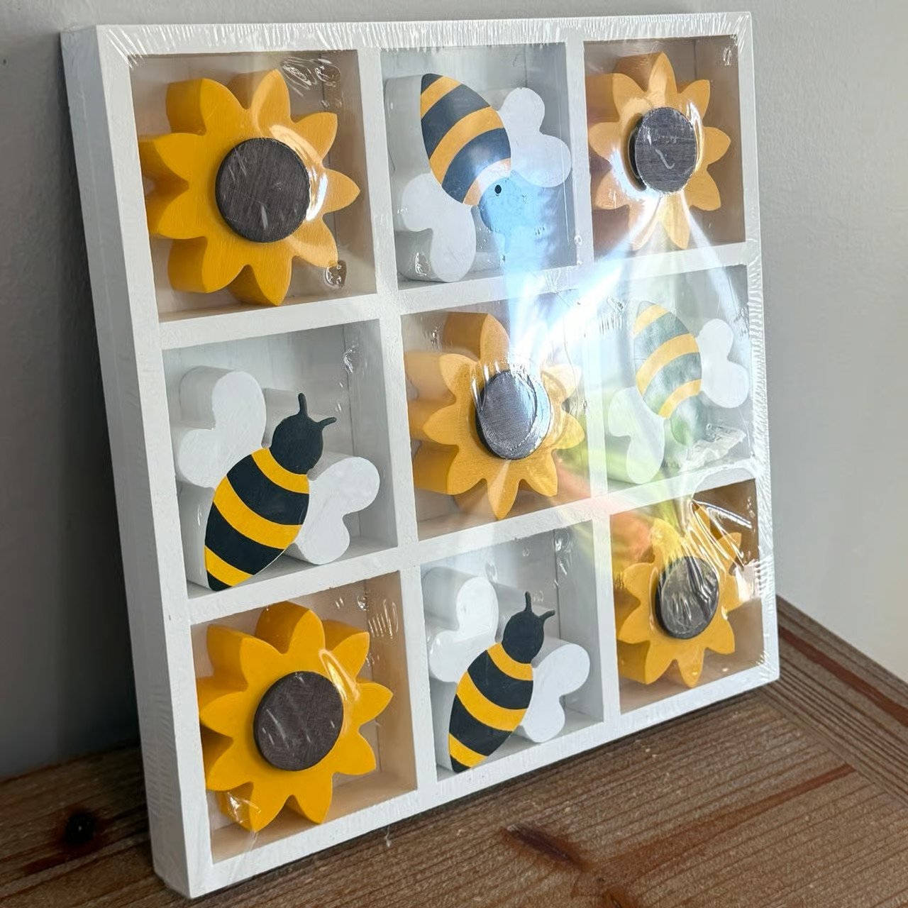 Wooden Bumble Bee and Sunflower Tic Tac Toe Board Home Decor NEW!