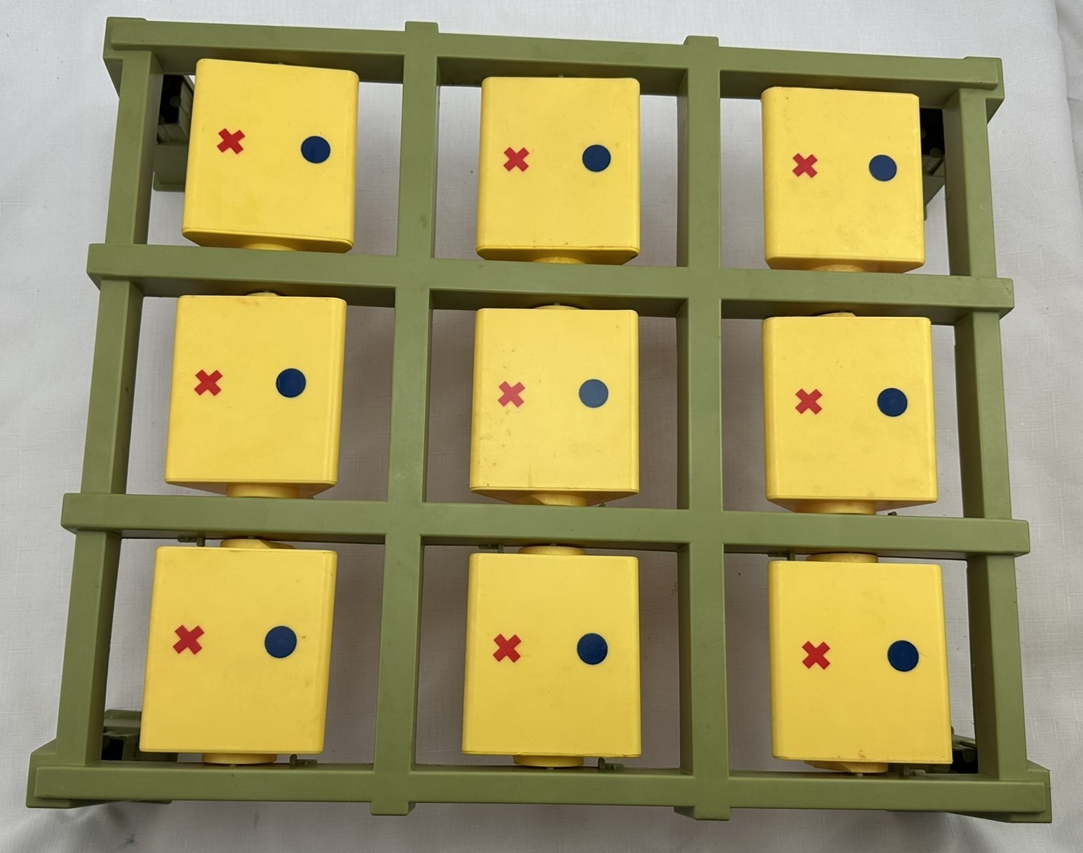 1970 Toss Across Game by Ideal Complete in Good Condition FREE SHIPPING2