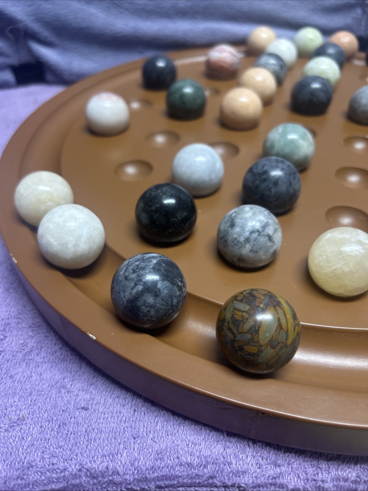 Vtg Semiprecious Stone Marble Solitaire Game 36 1” Stone Marbles 16” Board