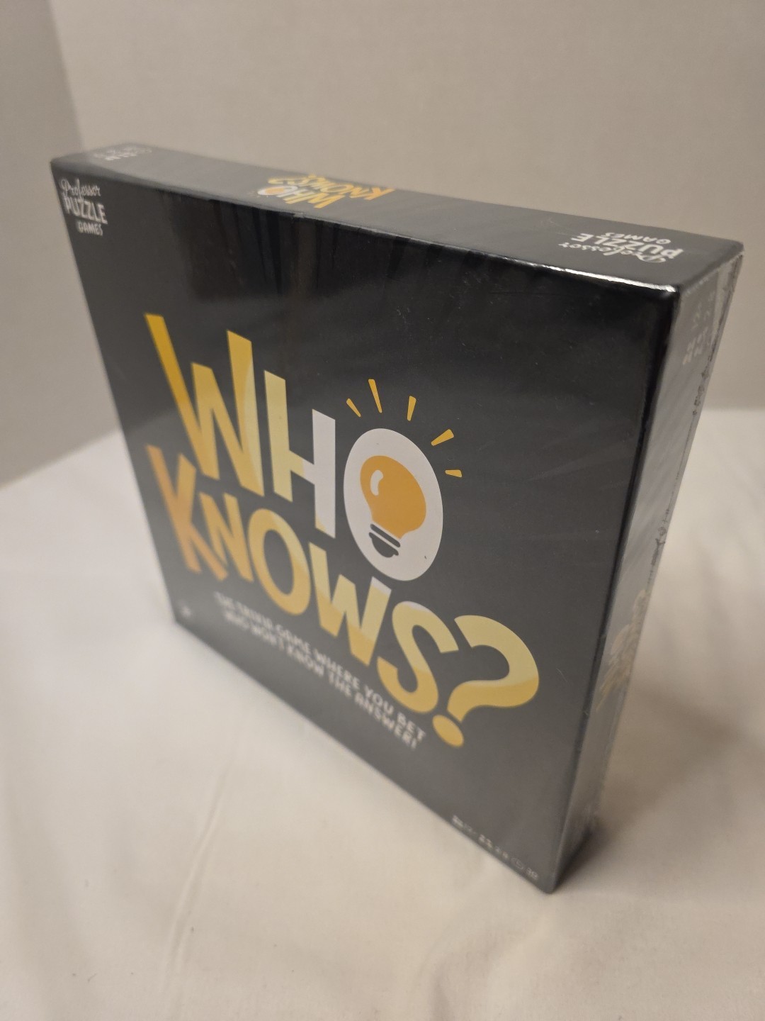 Who Knows? Trivia Game Professor Puzzle | 2-8 Players Brand New Sealed