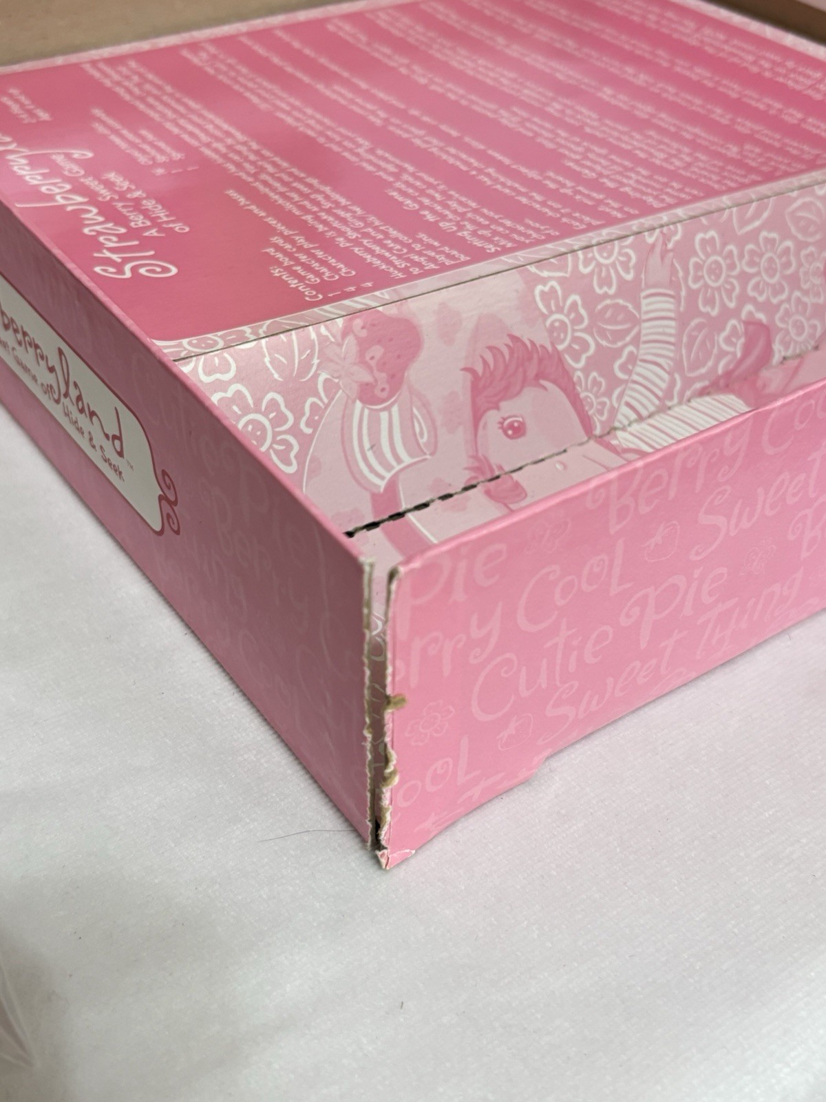 Strawberry Shortcake Strawberryland A Berry Sweet Game RoseArt 2003