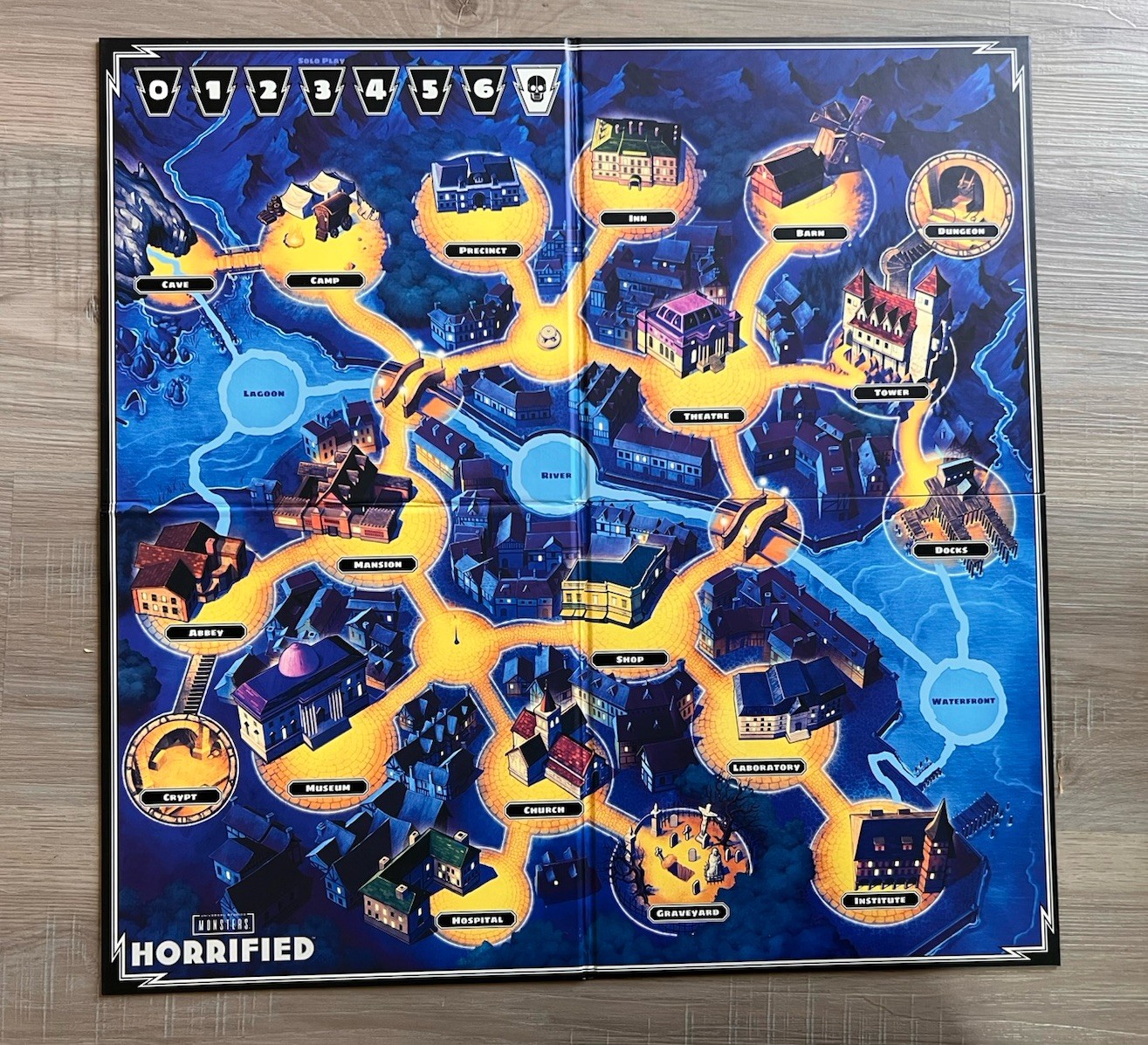 Horrified Universal Monsters Board Game Ravensburger COMPLETE Horror Movie Theme