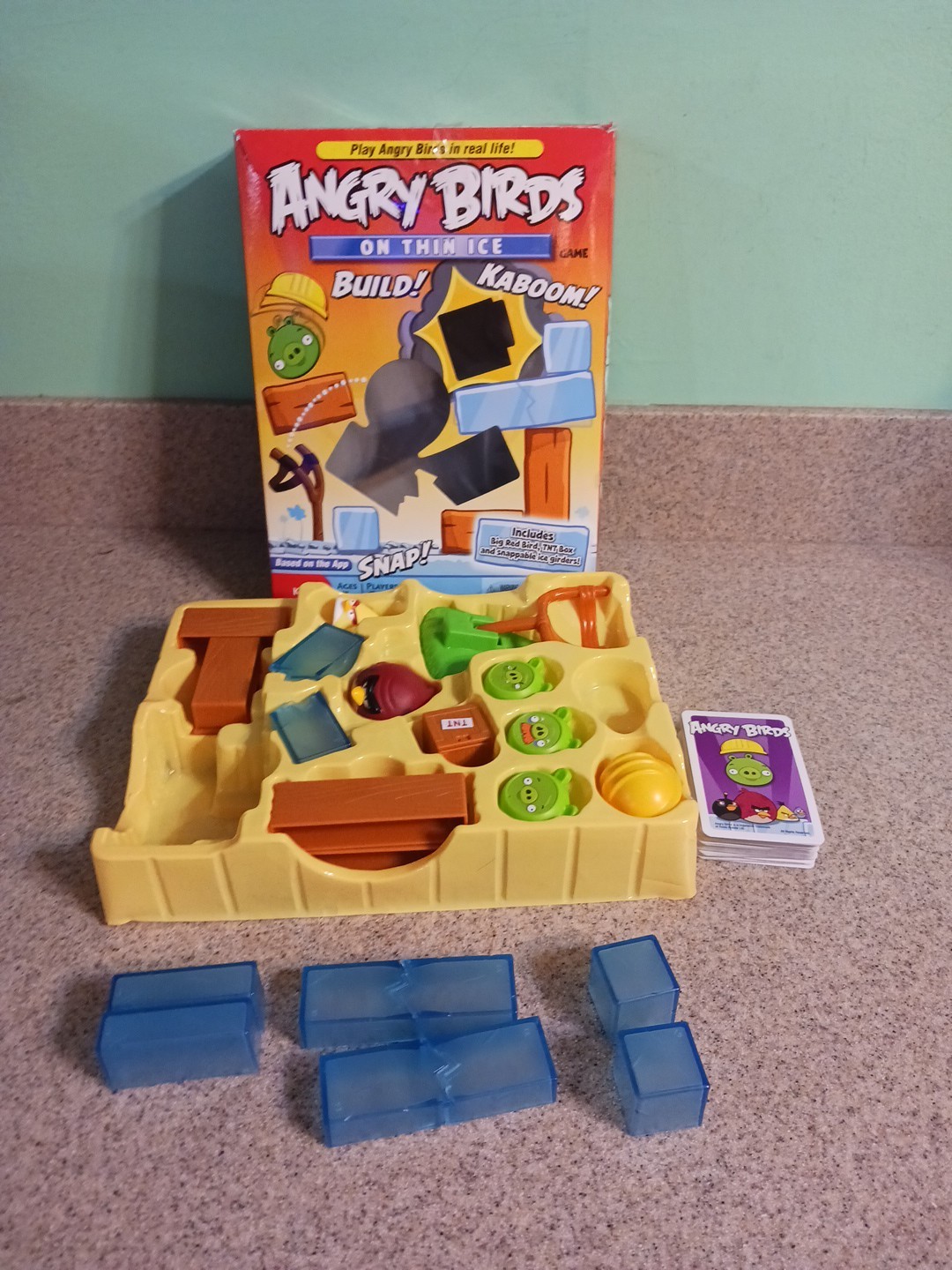 Mattel ANGRY BIRDS On Thin Ice Board Game 95% Complete MISSING 1 HAT AND INSTRUC