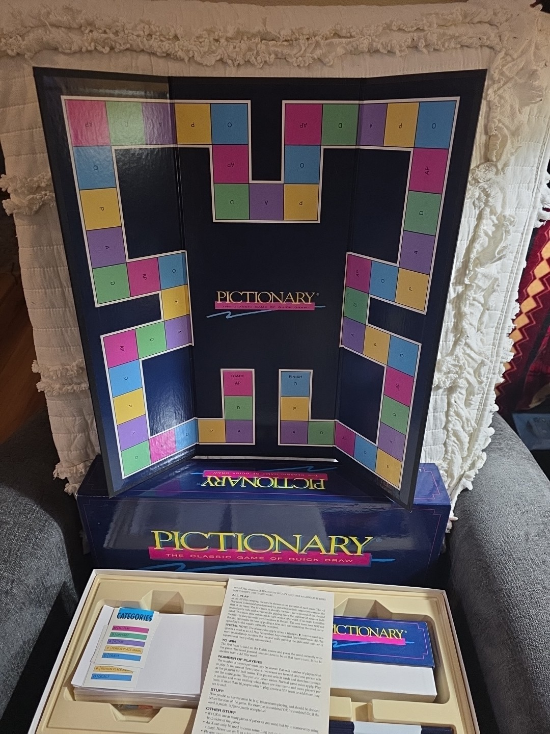 Vintage 1993 Milton Bradley Pictionary Board Game 90s – Great Condition COMPLETE