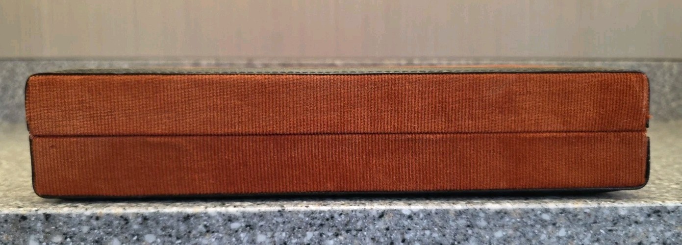 Vintage Reiss Backgammon Game Burnt Orange Corduroy Attache Briefcase 1&3/8″ Pcs