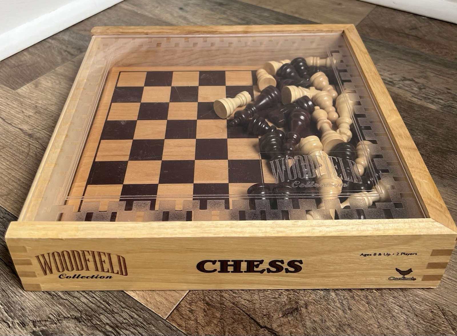 2002 VTG Cardinal Woodfield Collection Wood Chessboard Set & Container