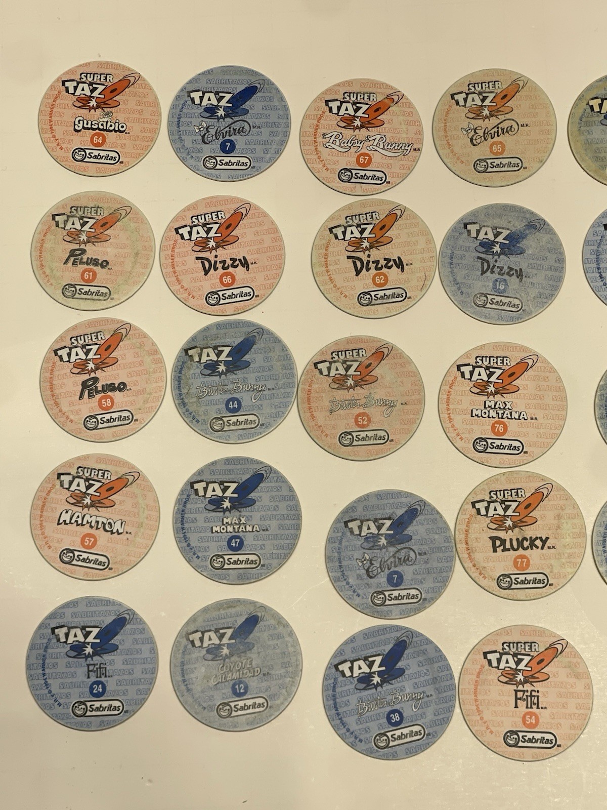 Vintage Set Of “40” LOONEY TUNES HOLOGRAPHIC TAZOS (POGS) /SABRITAS MEXICO 1994