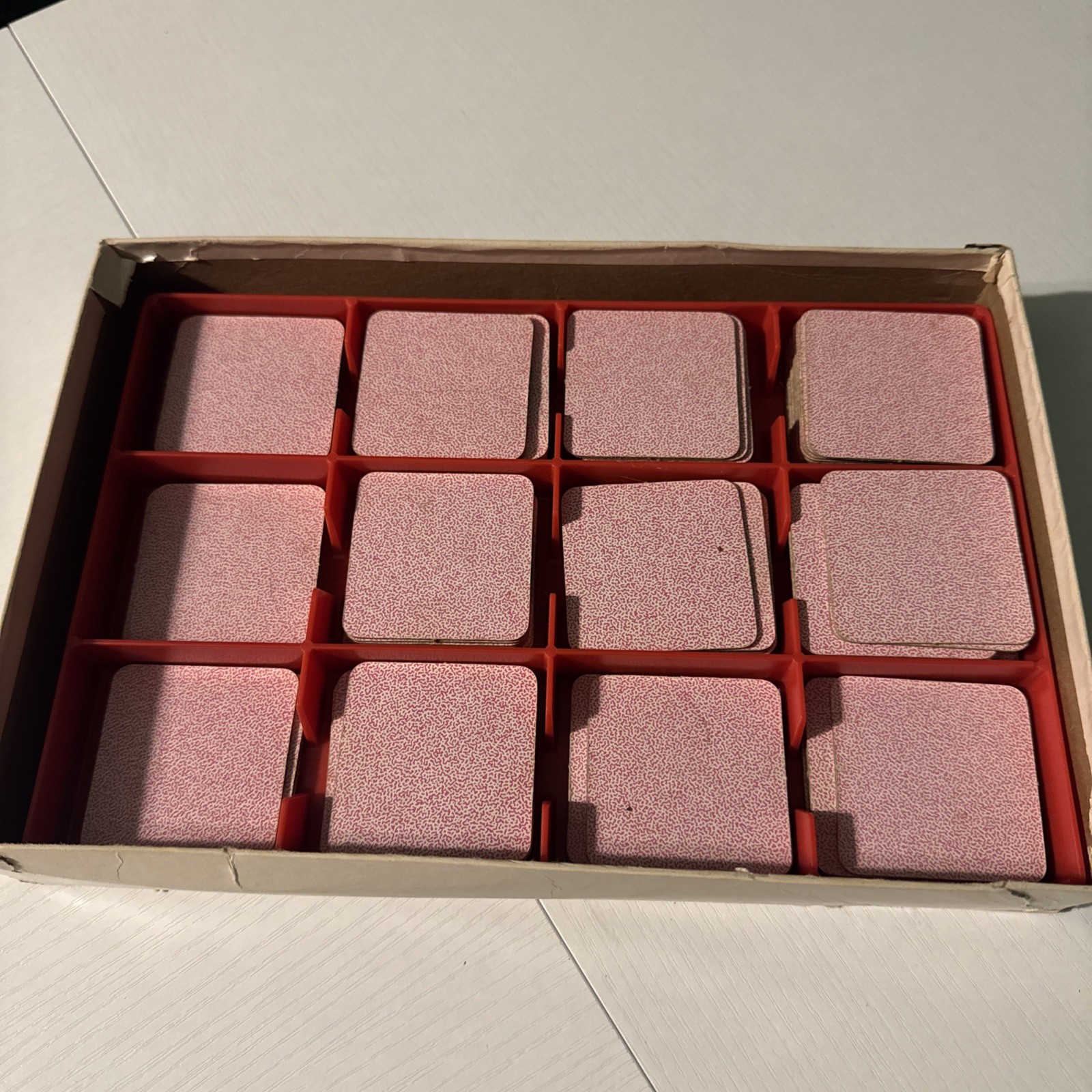 VINTAGE 1980s MILTON BRADLEY ORIGINAL MEMORY CARD MATCHING GAME COMPLETE
