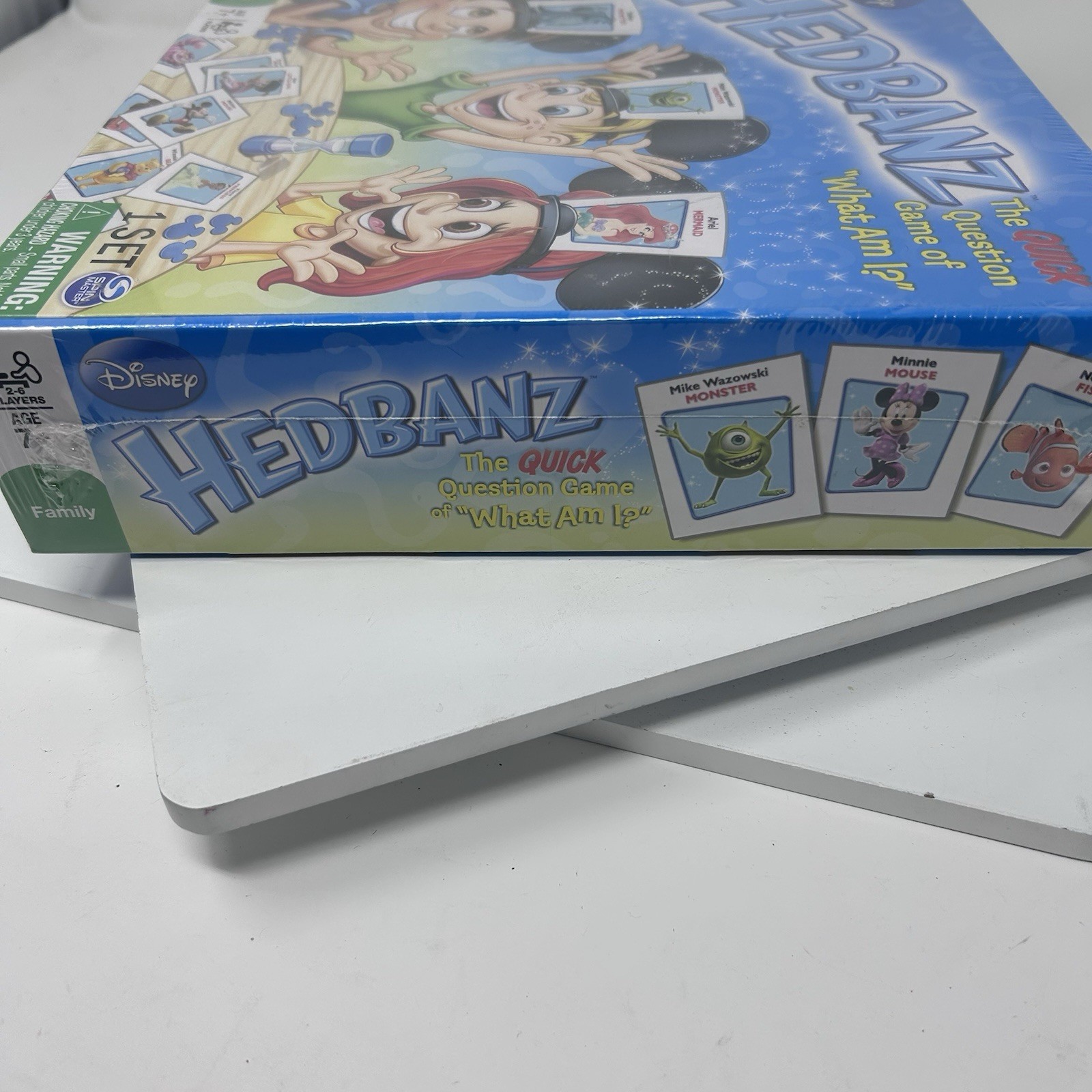 New Disney Hedbanz Game (2-6 Players) The Quick Question Game Of “ What Am I”