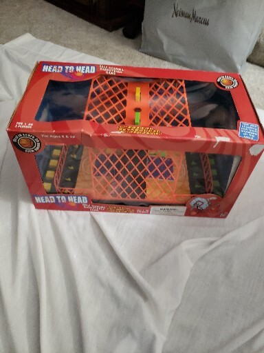 Head to Head Self Scoring Basketball Game NEW 2002 Blue Sky LTD New And Sealed