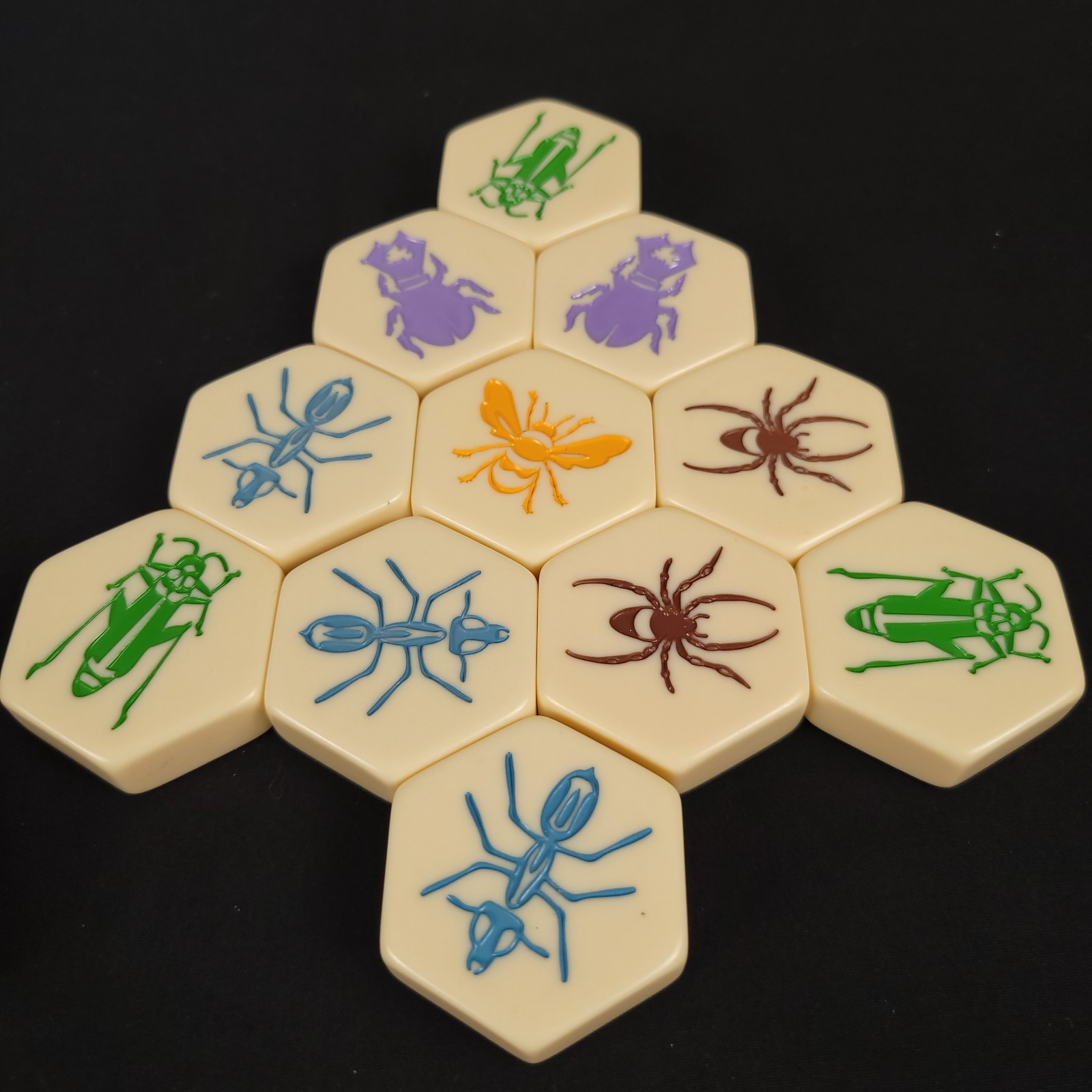 Hive Board Game by John Yianni Gen42 Games SmartZone COMPLETE + Travel Bag