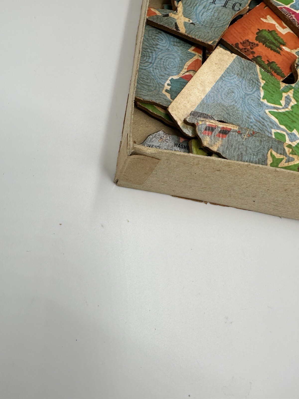 Vintage Wood Puzzle 1975 – Map of the United States and World (Reverse Side)