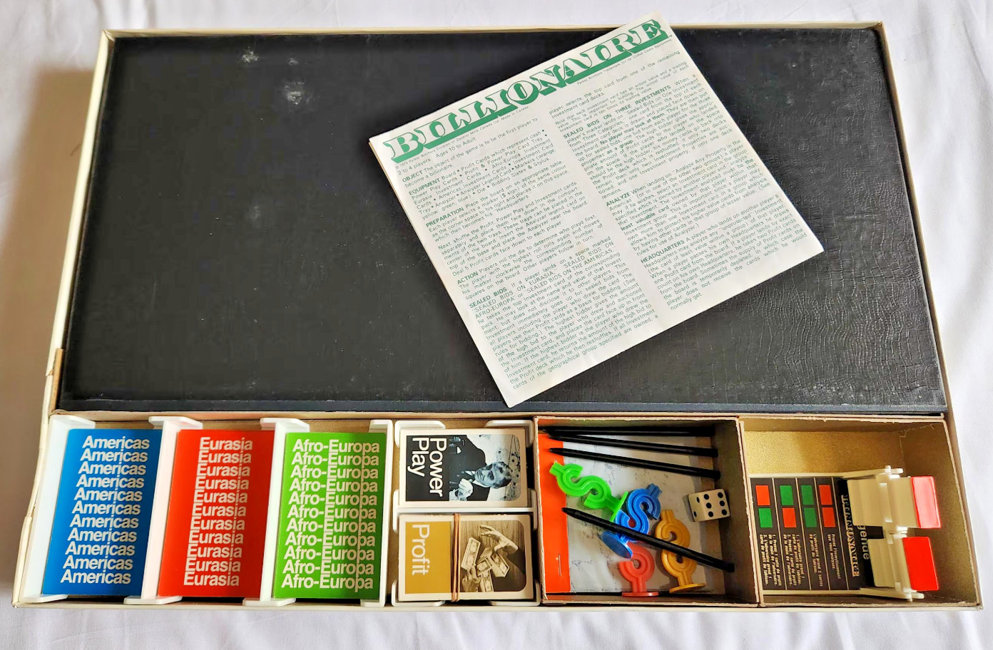 Millionaire (1973) Age 10 to Adult , 2 to 4 players Table Top Board Game