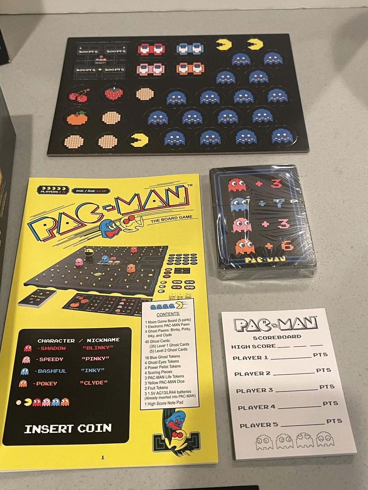 Buffalo Games Pac-Man – The Board Game Authentic Arcade Sounds Waka Waka