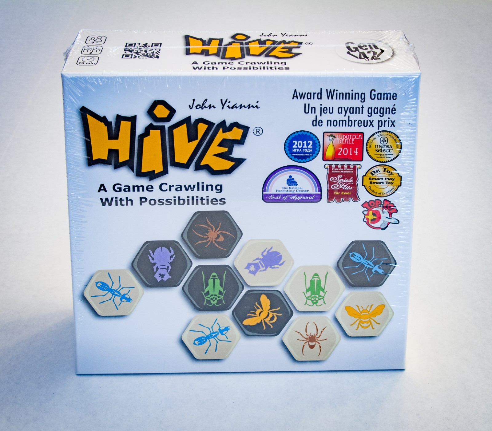 HIVE A Game Crawling with Possibilities Award Winning Game John Yianni NEW