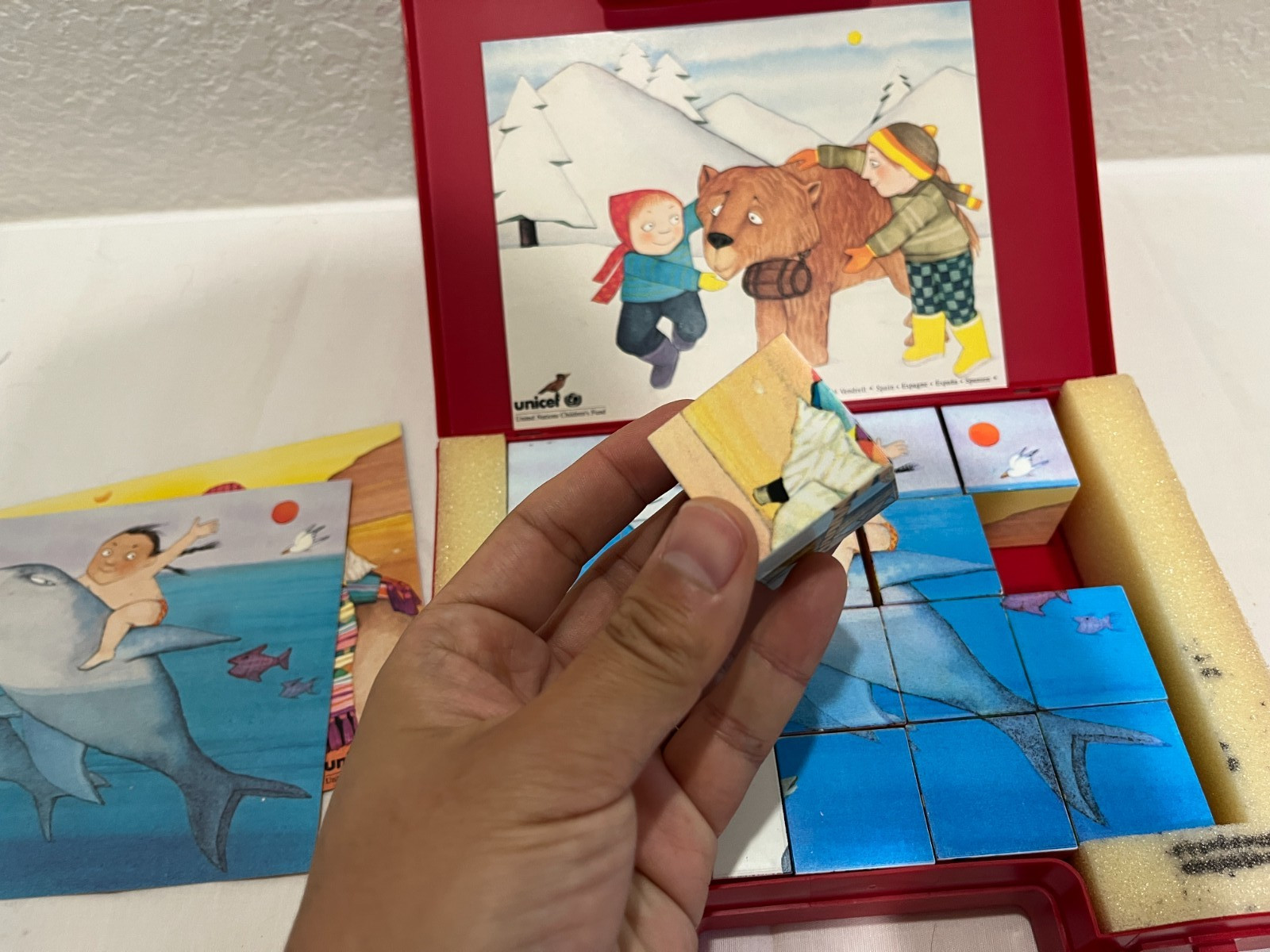Rare Vtg UNICEF 20 Cube Puzzle Game Camel Tiger Zebra Bear Seal Dolphin Case