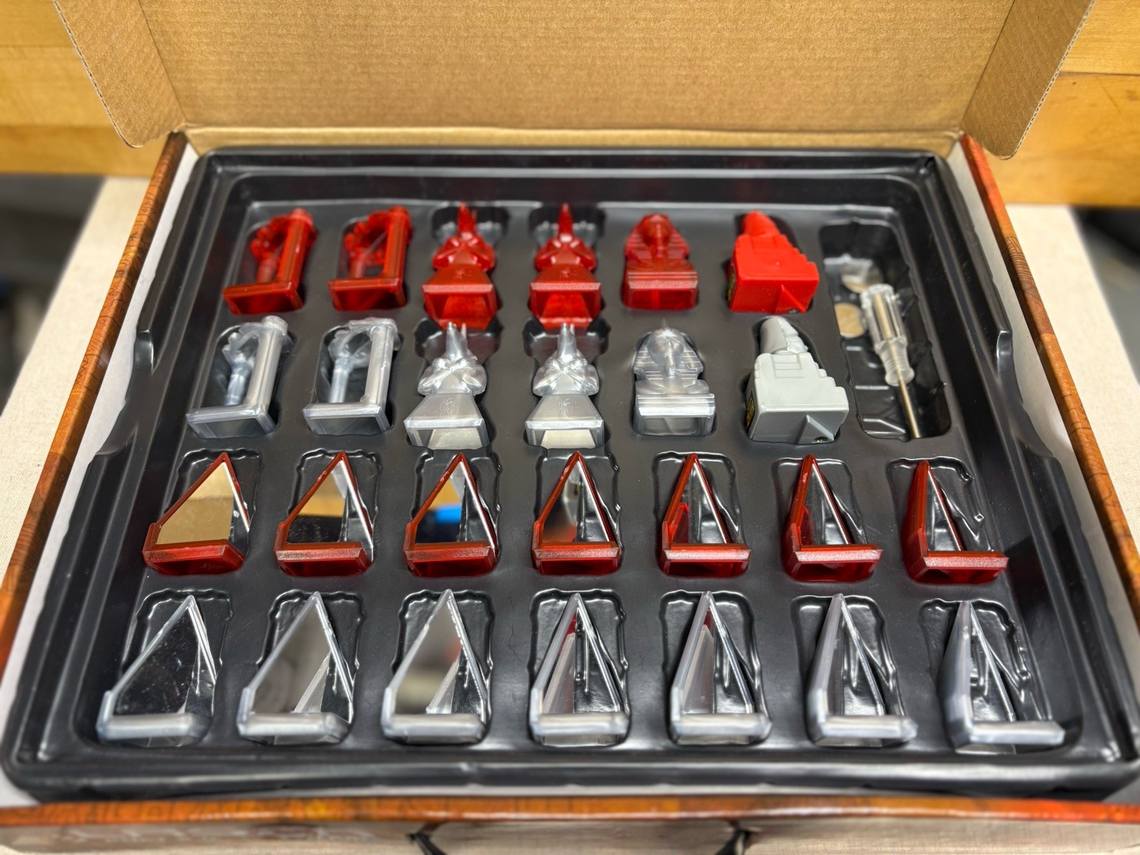 LASER Board Game Khet 2.0 Strategy Mensa Select Toy of the Year Complete