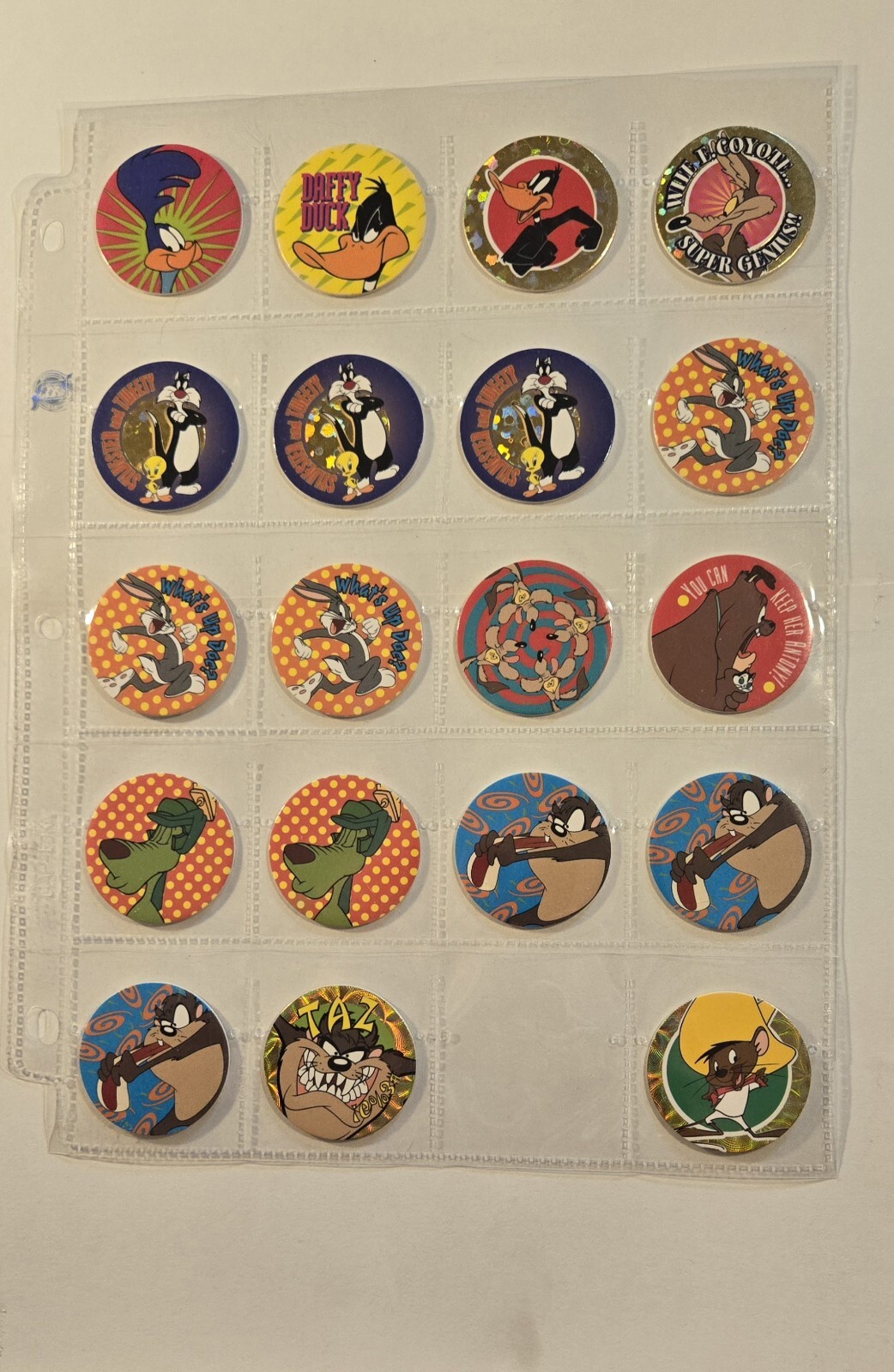 1995 The Looney Tunes Canada Pogs Text Me On What You Want. $2.00 Each