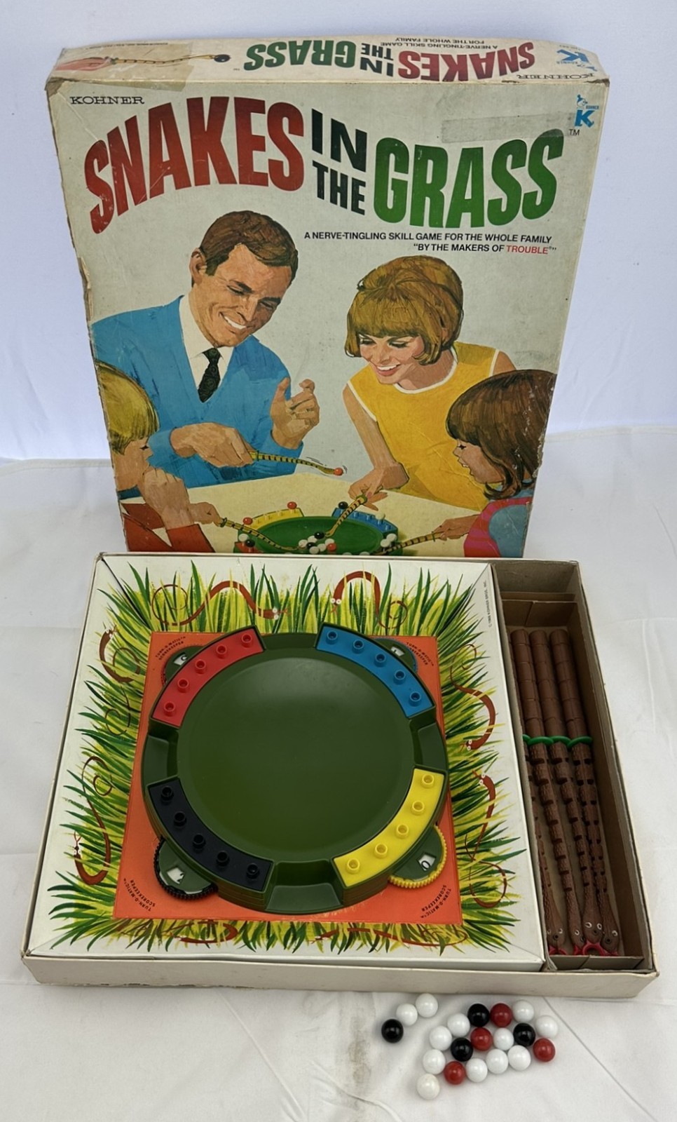 1969 Snakes in the Grass Game by Kohner Complete in Good Condition FREE SHIPPING