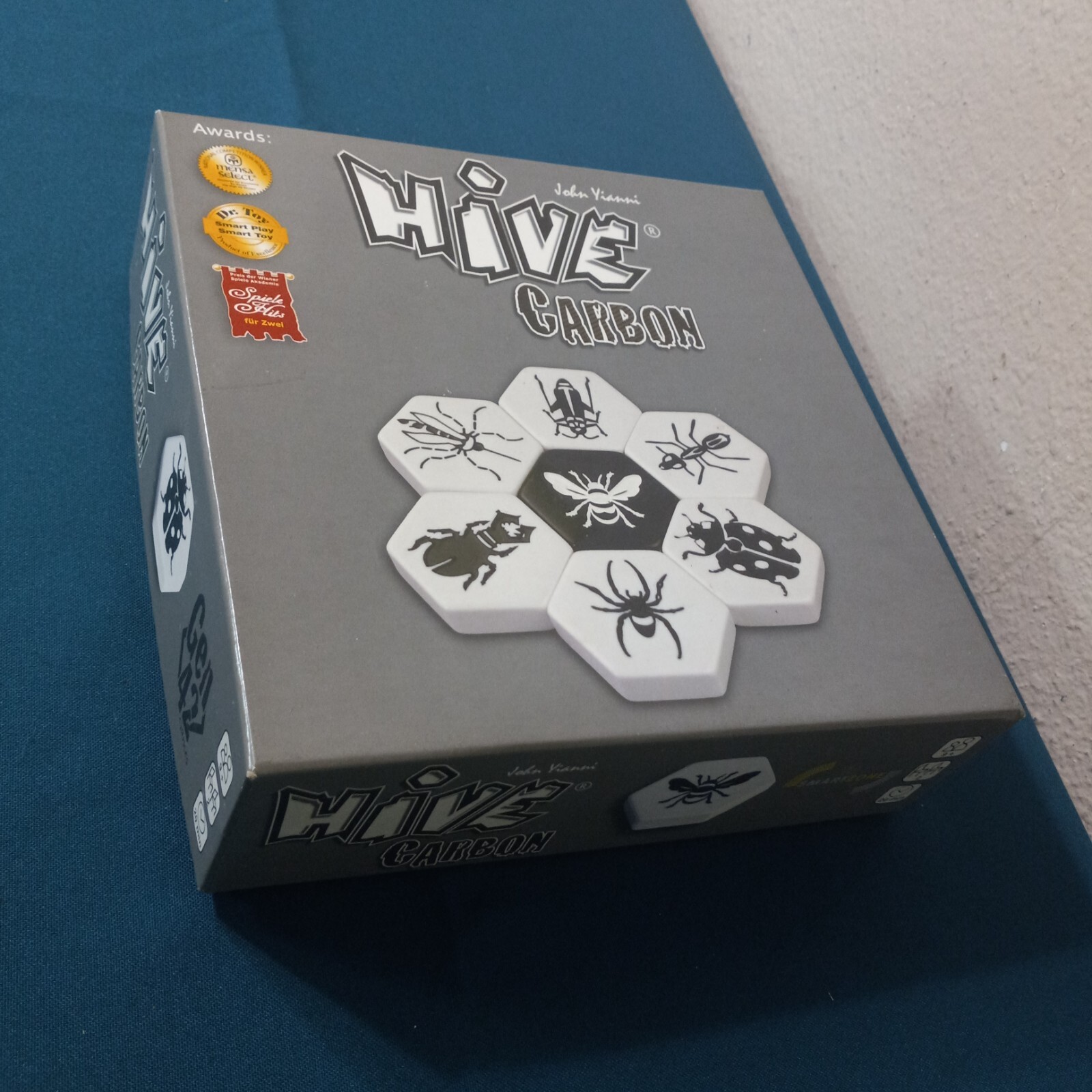 Hive Carbon Smart Zone Black & White 26 Tactile Pieces & Travel Bag & Rules 3722