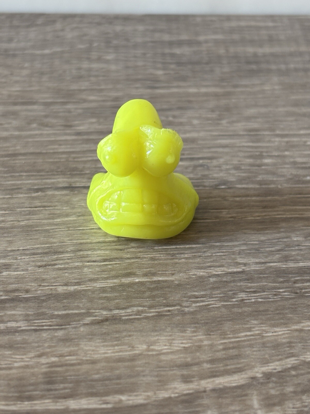 Gogo’s Crazy Bones Classic #16 The Fly in Yellow Color Preowned
