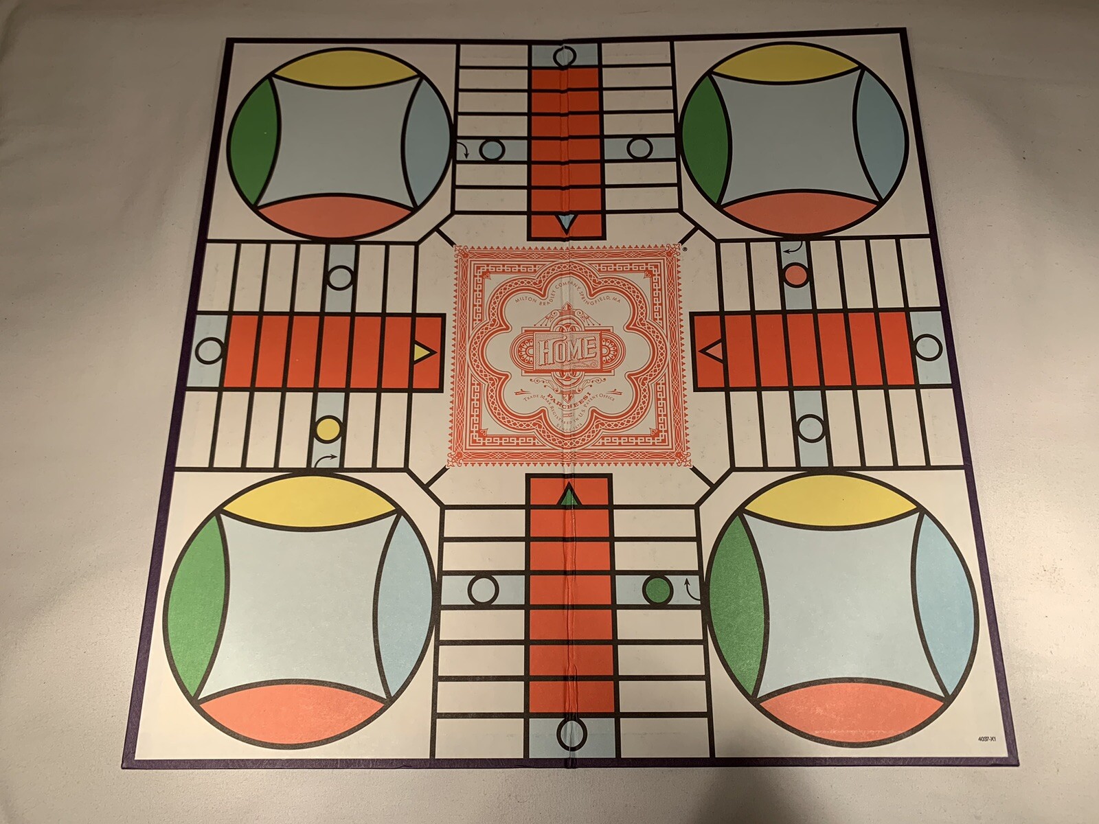 Parcheesi Classic Board Game VINTAGE COMPLETE Milton Bradley 1989 Family Game