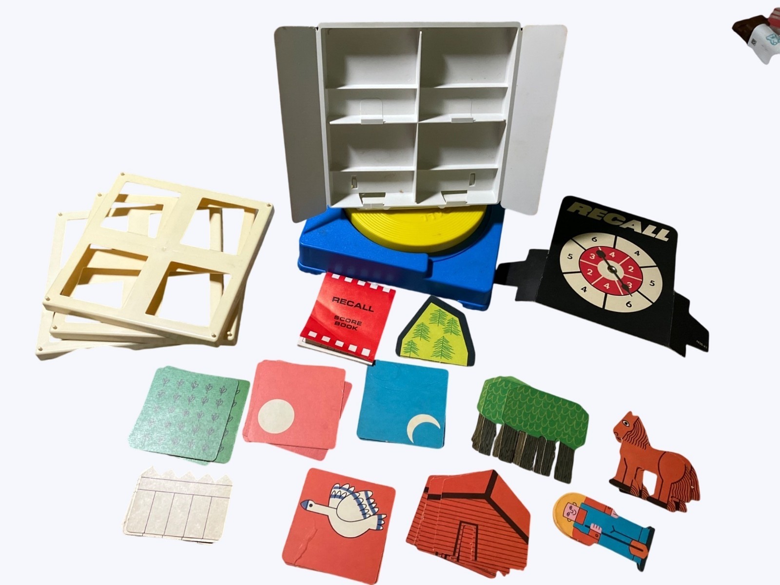 Vintage 1968 Milton Bradley Recall Game Of Observation Vintage 1968