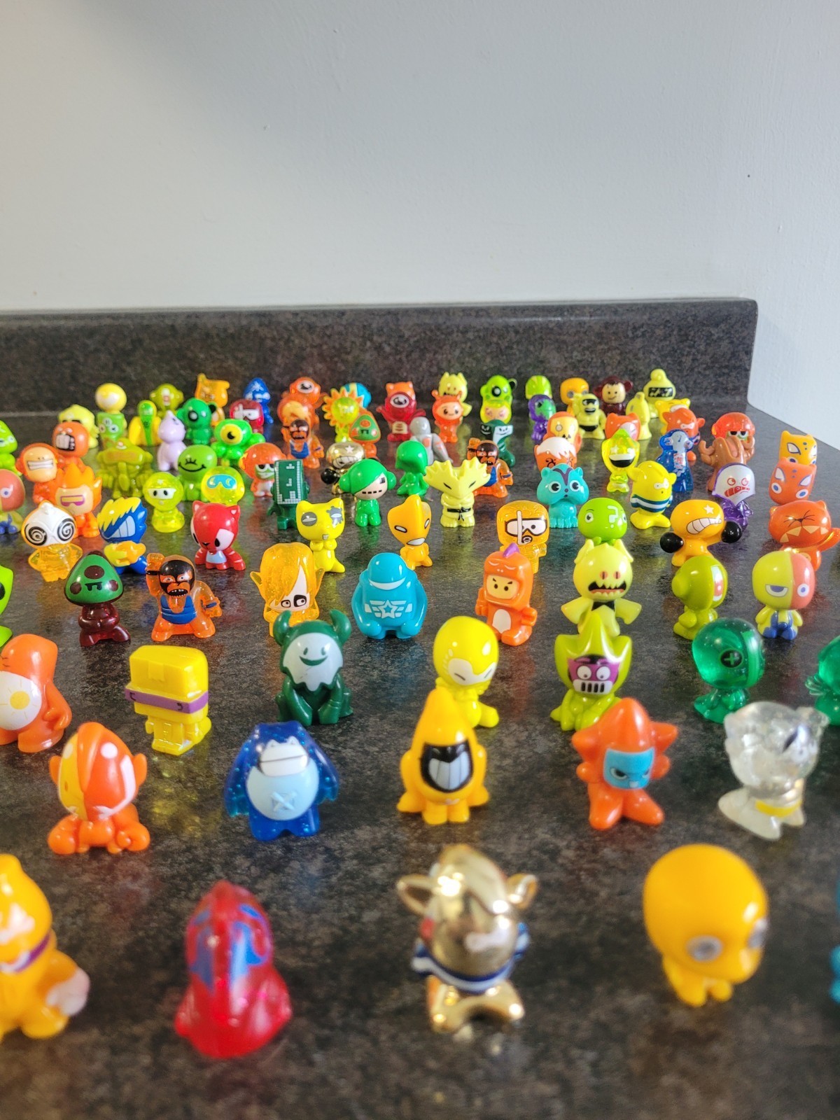 Gogo’s Crazy Bones Mixed Series Lot (133)