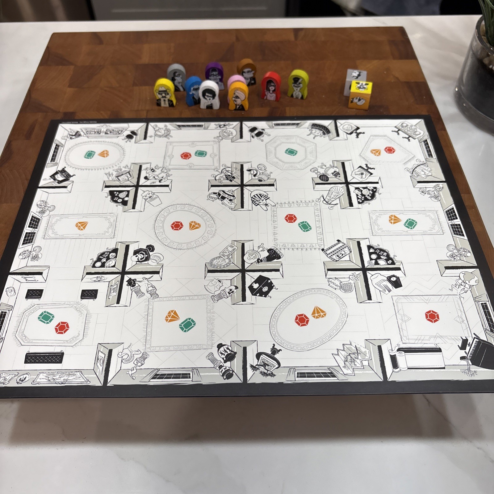 Suspicion- A Game of Secret Identity & Deduction Wonder Forge 10+ 2 to 6 player