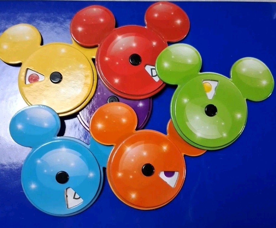 PICTOPIA Disney Edition Picture Trivia Betting Bluffing Family Board Game