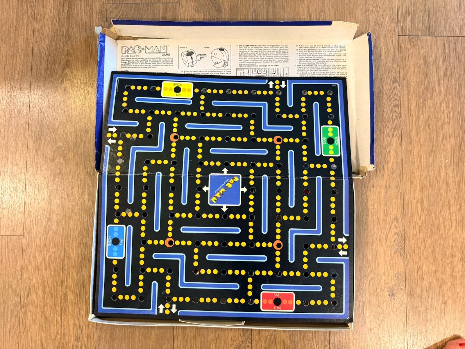 Vintage 1982 Milton Bradley Pac-Man Board Game Arcade Classic 80s