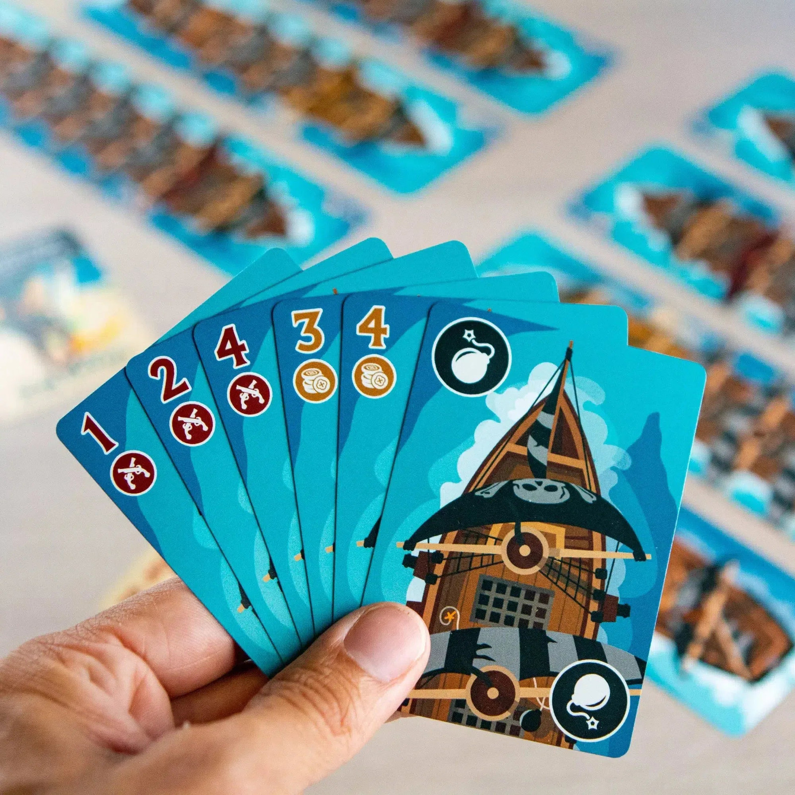 Card game for families with children, fun card game for children 8 years old