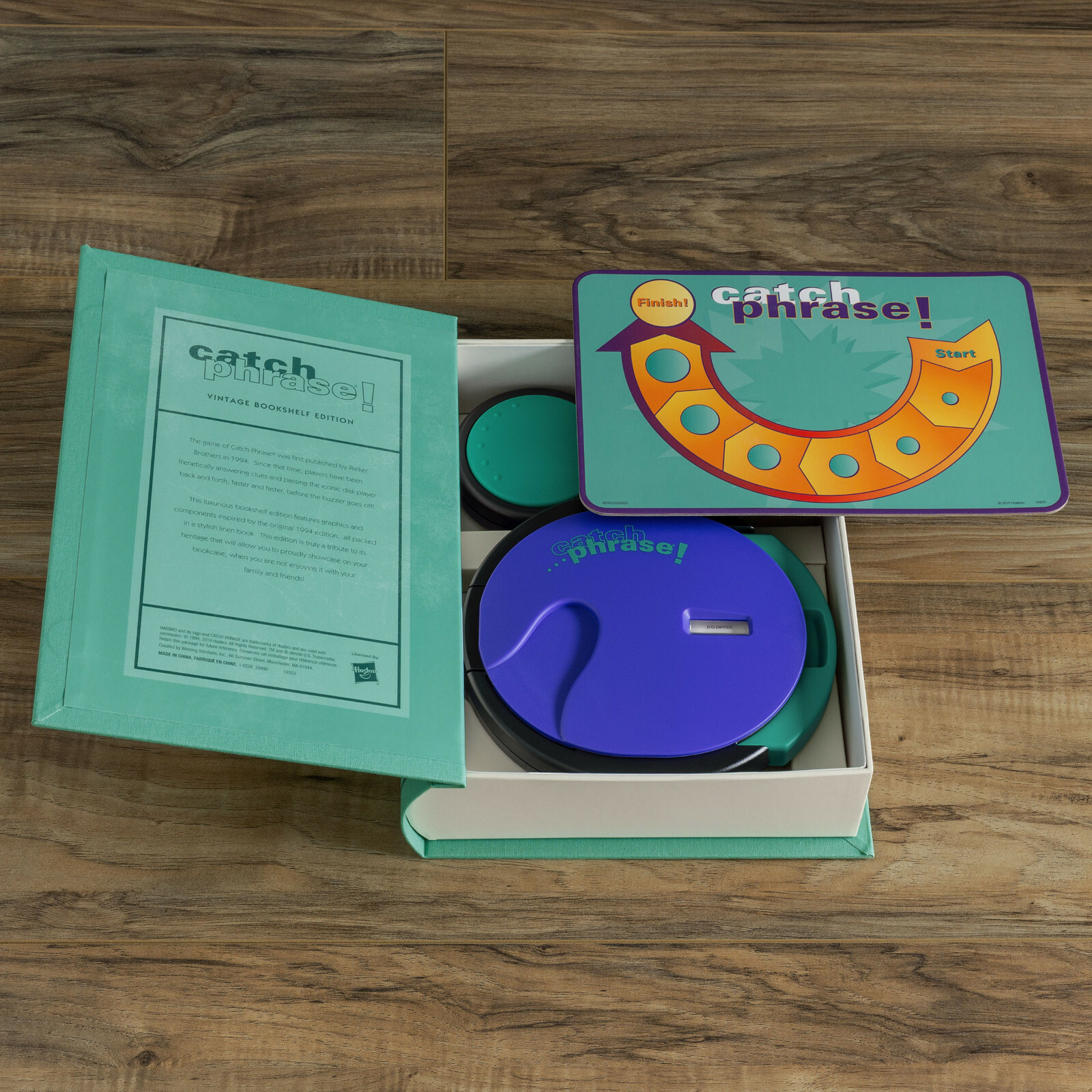 Catch Phrase Vintage Bookshelf Edition Deluxe Linen Book Board Game New