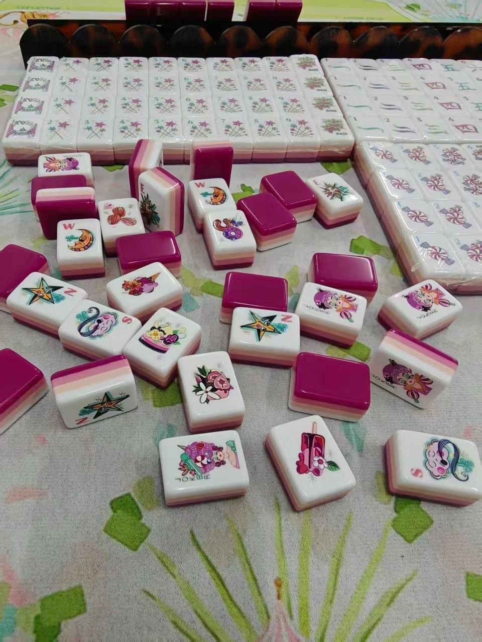 Glitterville Inspired 4-Layer Pink Back American Mahjong Tiles