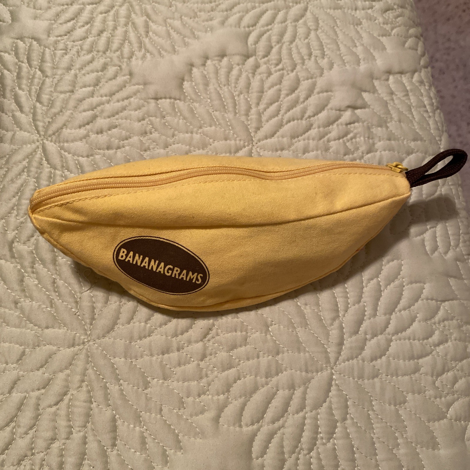 Bananagrams Family Word Game Zippered Cloth Canvas Case 144 Letter Tiles Rules