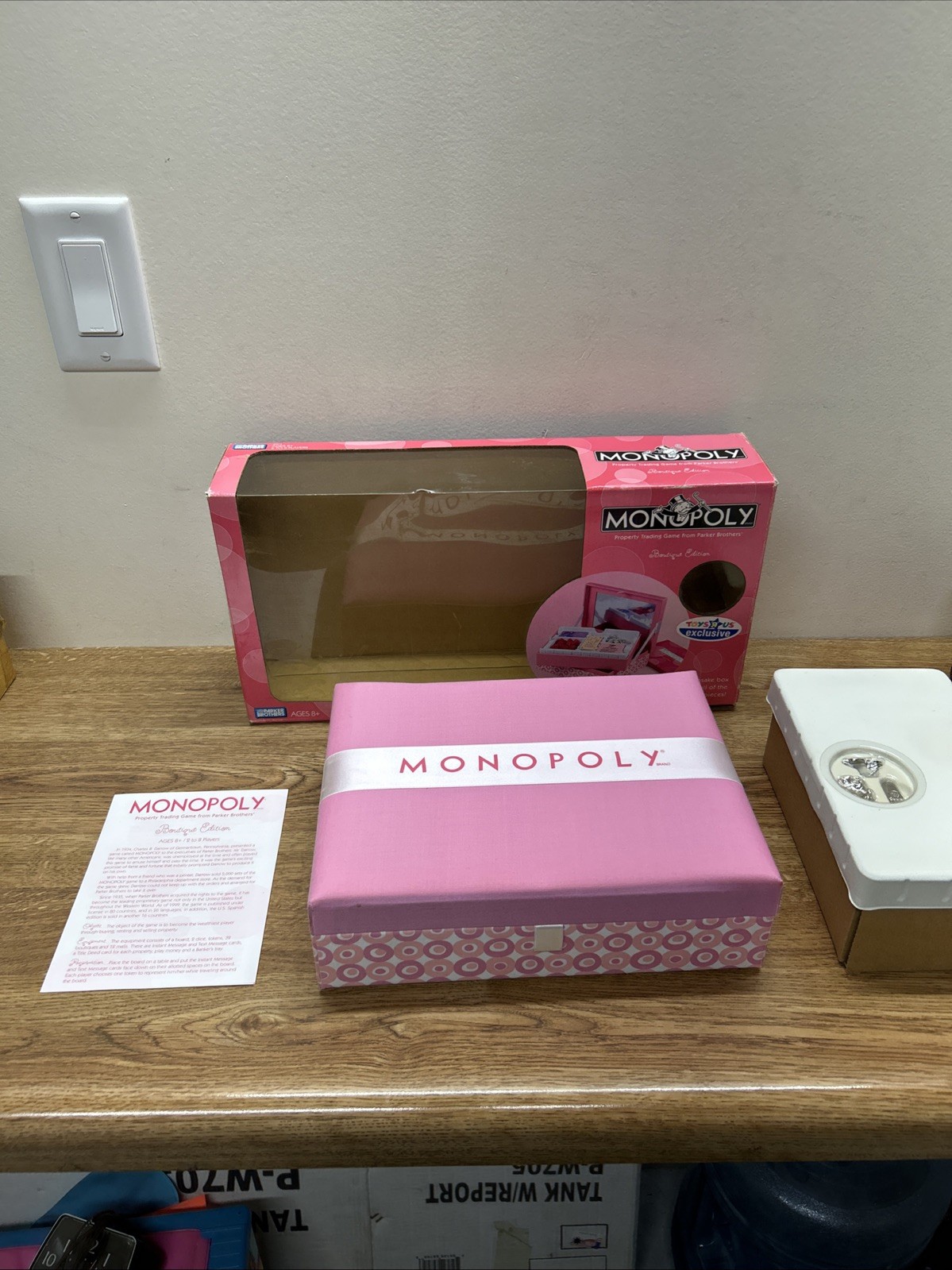 Monopoly Boutique Edition 2007 Toys R Us Exclusive Pink Keepsake Box RARE HTF