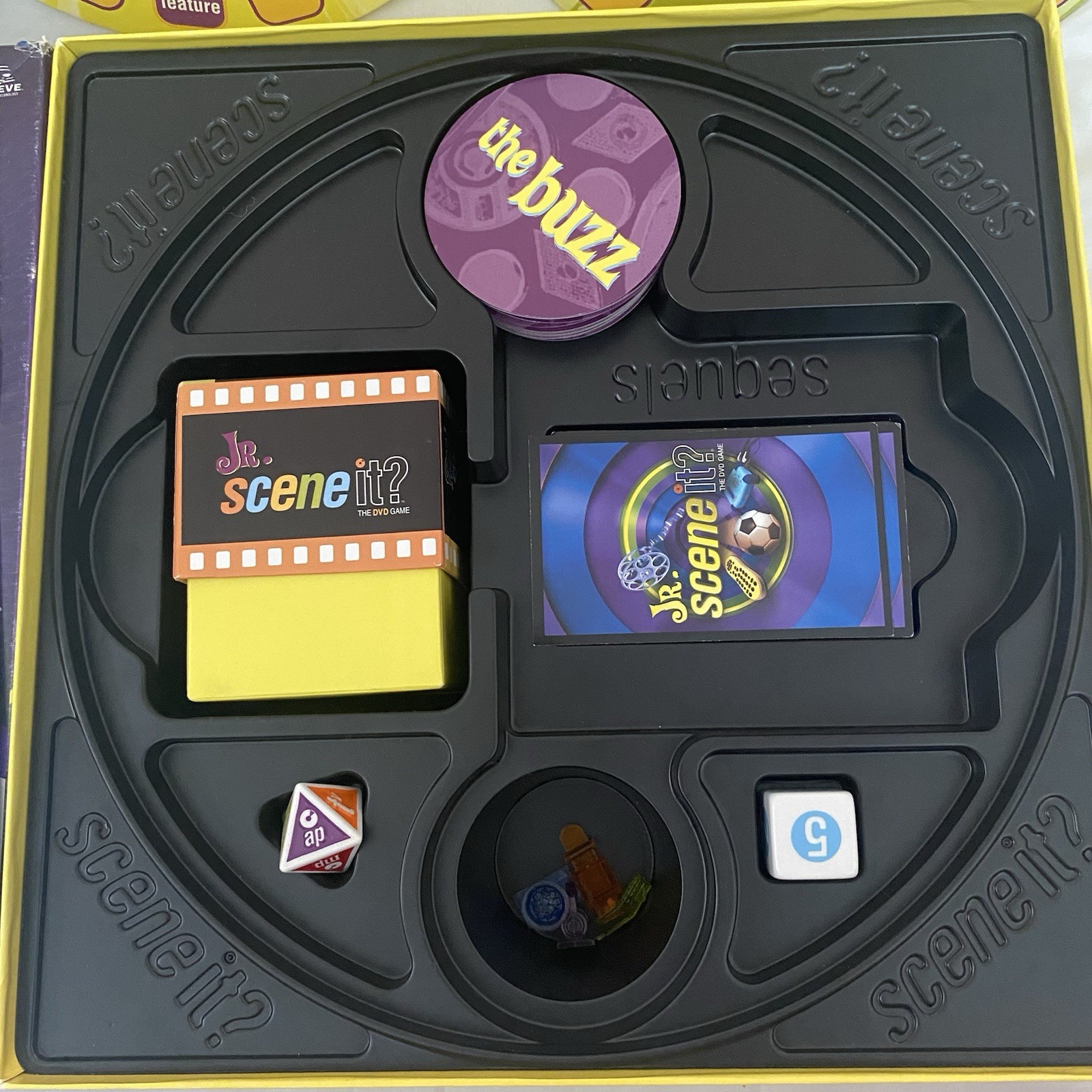 Screenlife Jr. Scene It? DVD Trivia Board Game Movie & TV 2+ Players 2004