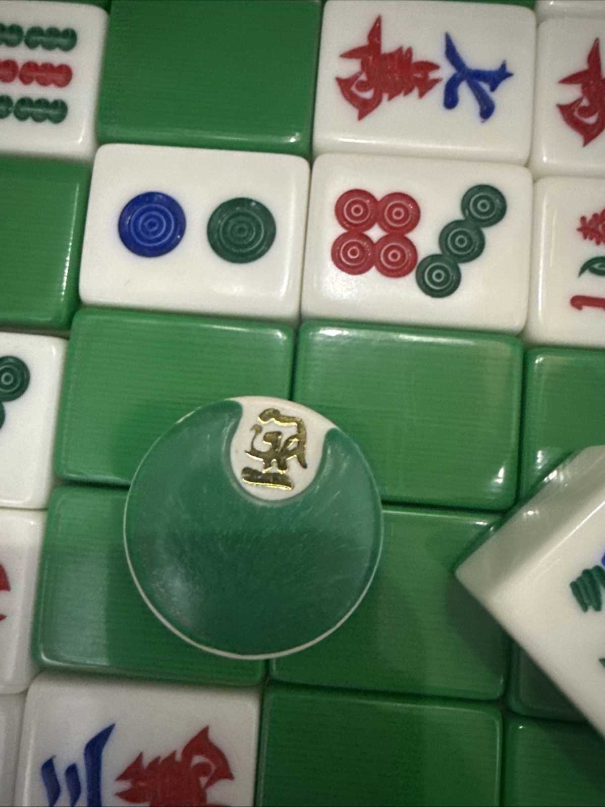 Vintage Mahjong Set 146 Melamine Tiles with Case Dice and Chips Traditional Game
