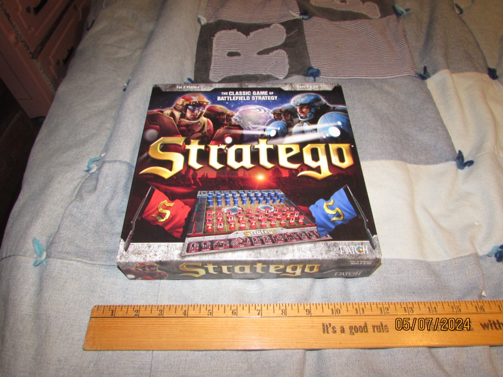 Stratego 2013 Battlefield Strategy Board Game Patch Royal Jumbo Two Armies Clash