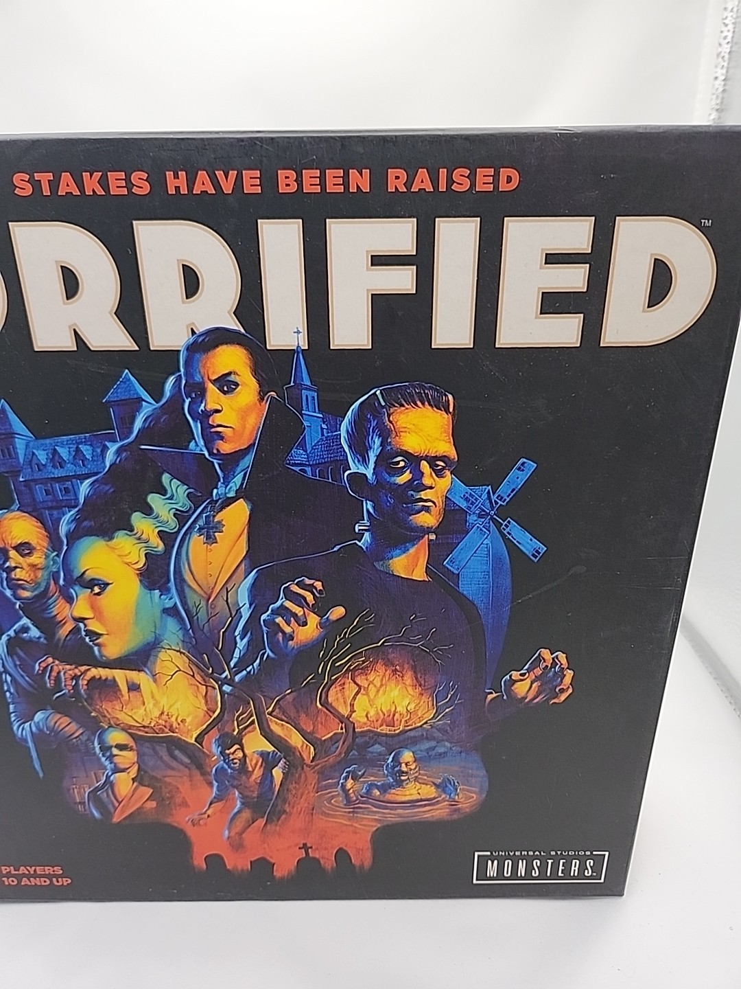 Ravensburger 60001836 Horrified Universal Monsters Strategy Board Game
