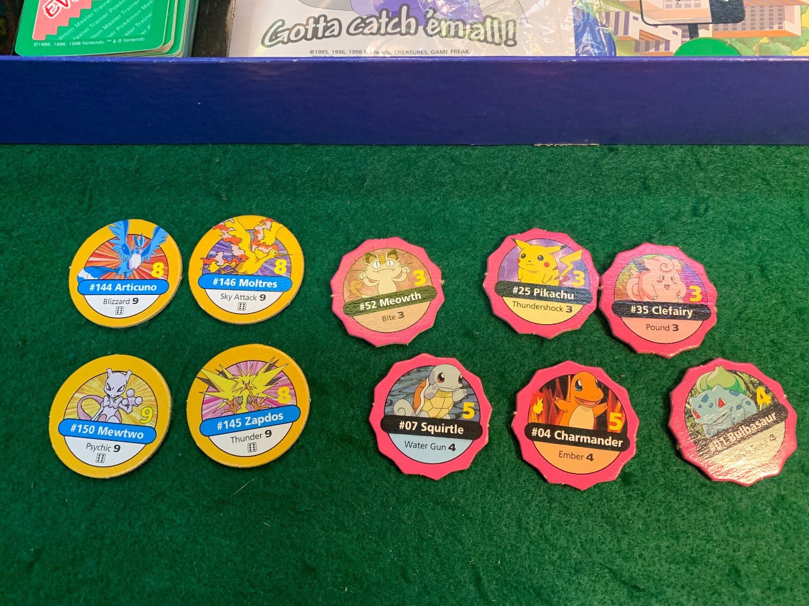 1999 POKEMON MASTER TRAINER board game. Only Missing 1 pink chip. (Tentacool)