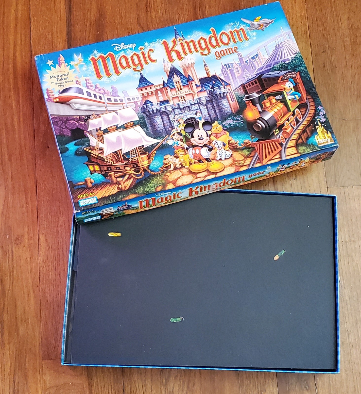 Disney Magic Kingdom Game Parker Bros 2004 Bonus Monorail Token Complete Lik NEW