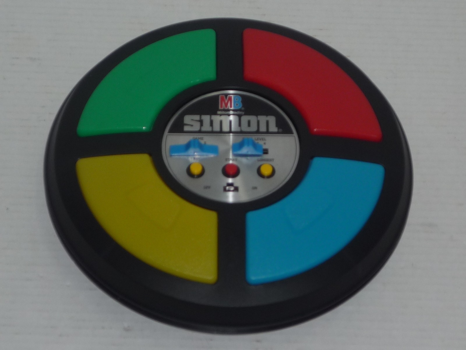 VINTAGE 1978 MILTON BRADLEY MB SIMON ELECTRONIC GAME WORKS 100% CLEAN NICE