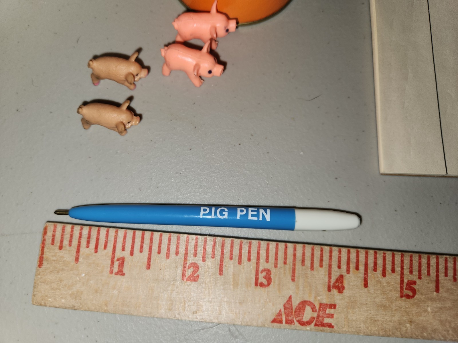 1977 Vintage PIG MANIA Dice Game Pig Stye Cup 2 Pigs Manual Pen Note Pad READ