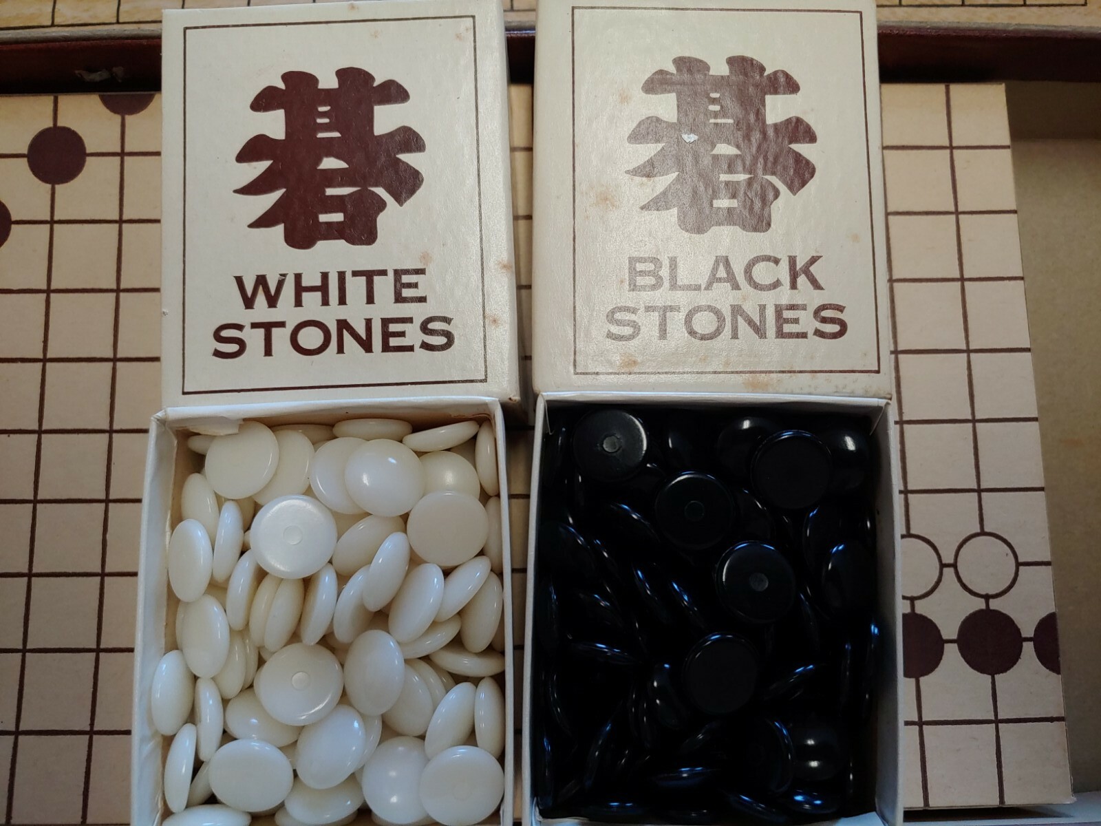 Lowell Toy Mfg corp the game GO Classic Game of the Far East