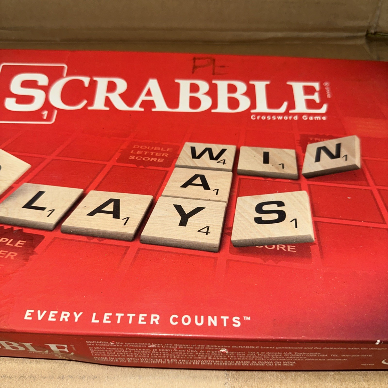 Hasbro Gaming Scrabble Crossword board game A8166 intact AND complete 100 TILES