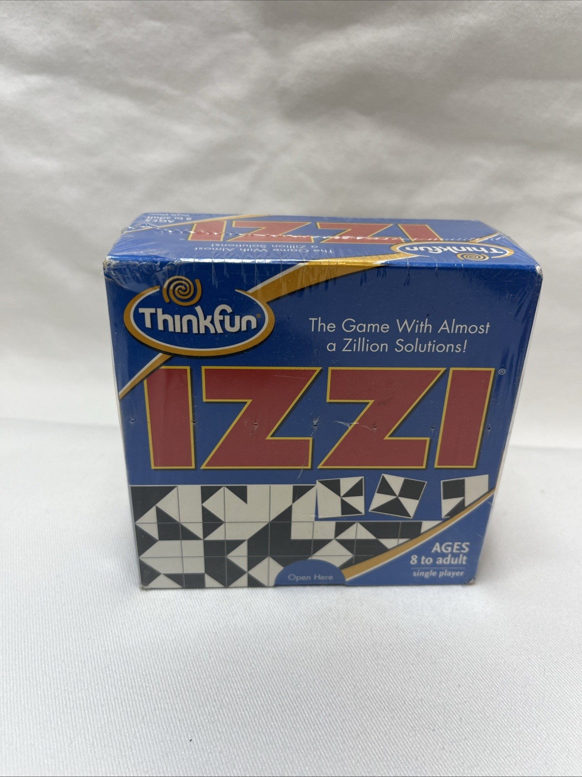ThinkFun IZZI Matching Tile Puzzle Game with a Zillion Solutions 2009 NEW SEALED