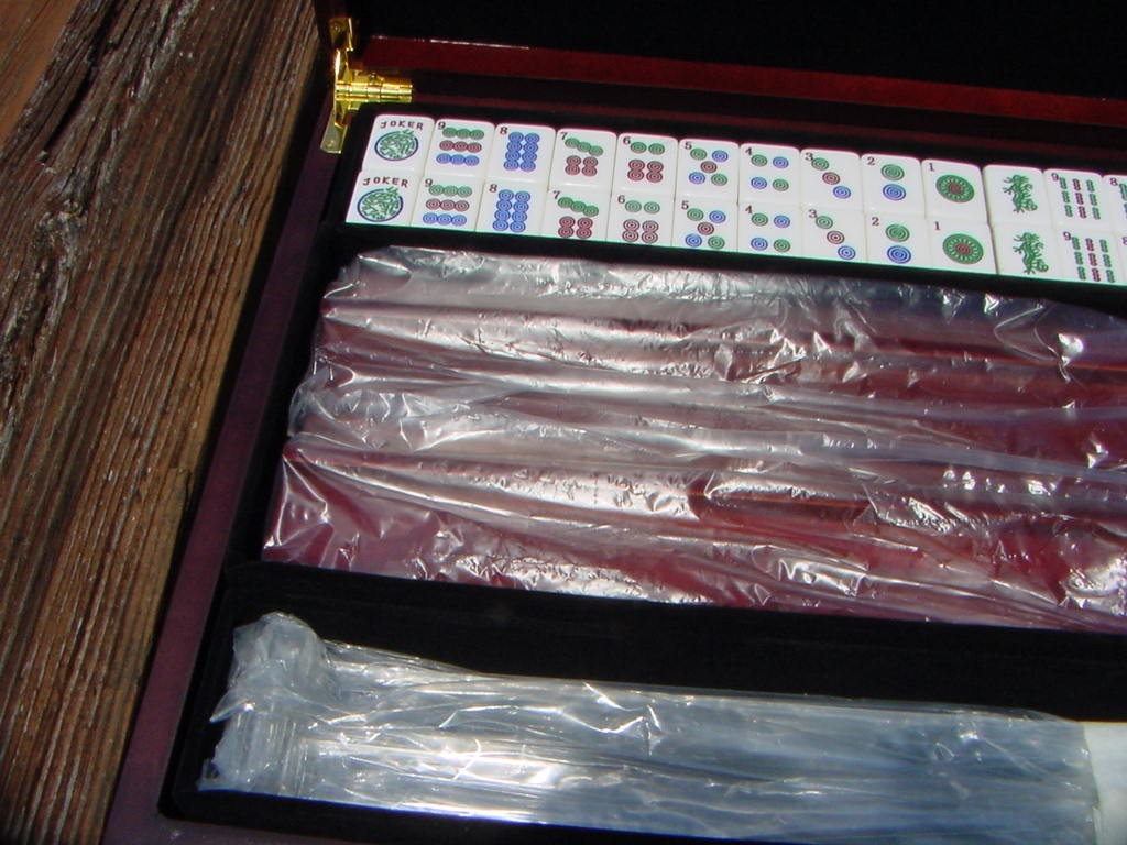2016 Unused Yellow Mountain Imports American Mahjong Set with Wooden Case