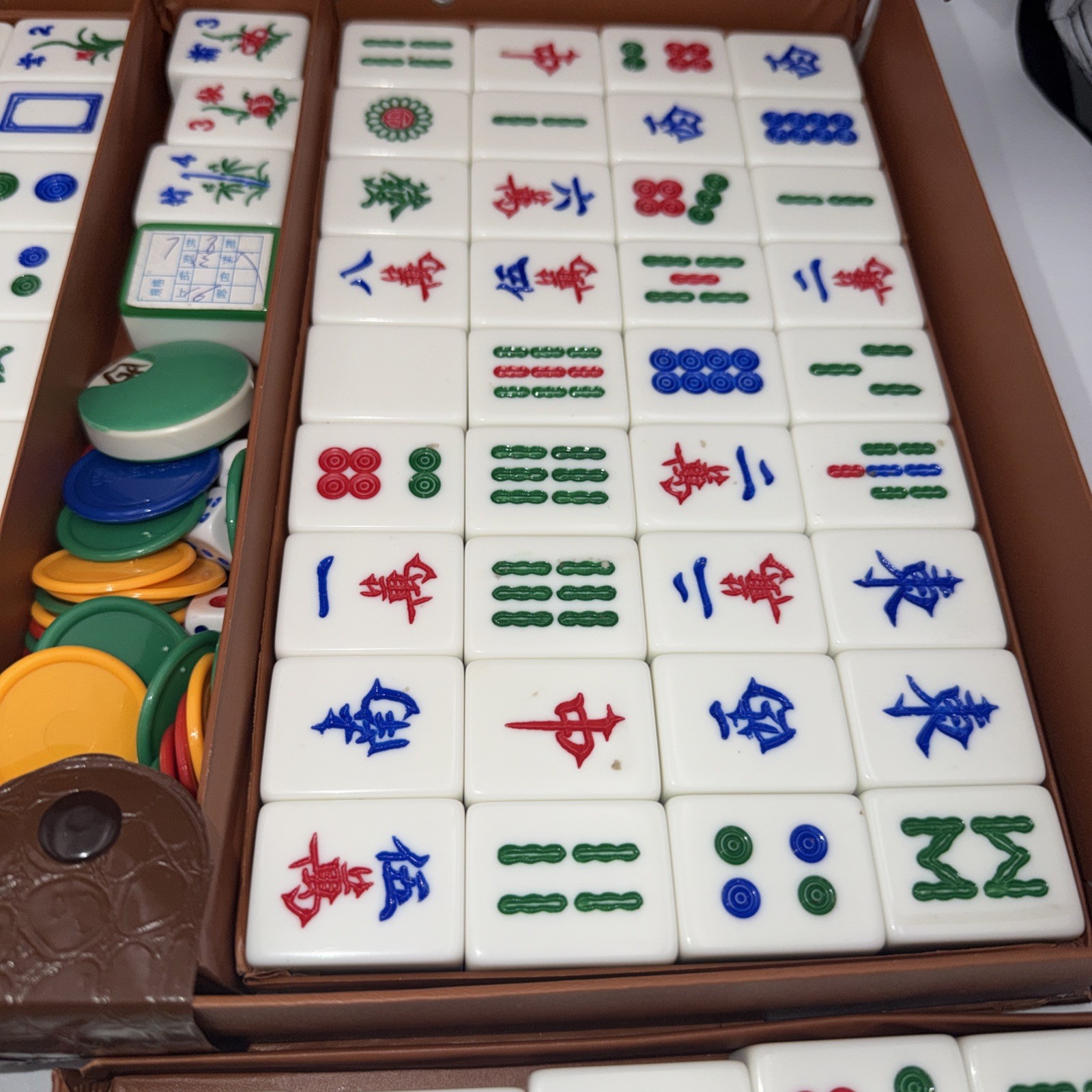 RARE!! 1960s 144 Hong Kong Stand-Alone Mahjong Set Green Backed Lucite Tiles